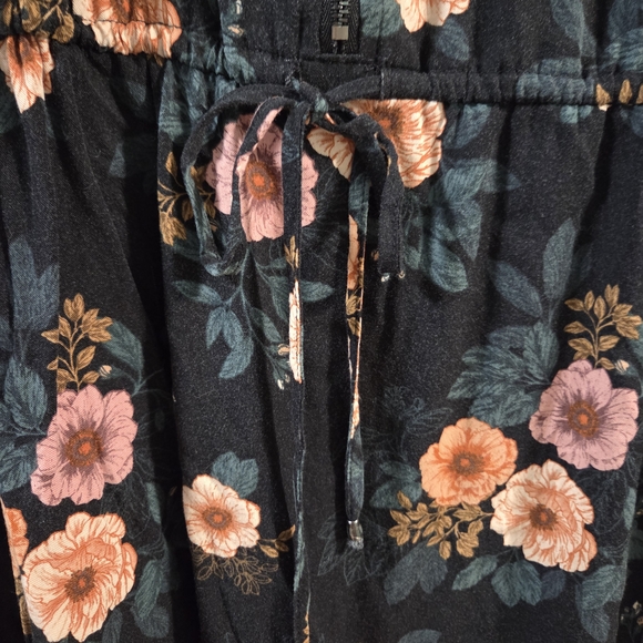 Torrid Black Floral Challis Zip Dress With Drawstring Waist- Size 3x - Picture 3 of 11